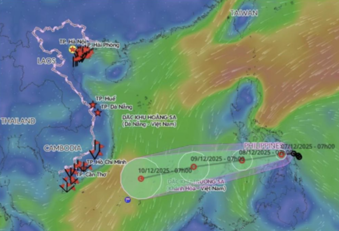Ứng phó vùng áp thấp trên Biển Đông: Cảnh báo và hành động