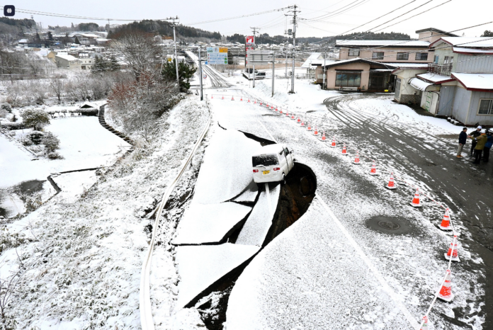 Nhật Bản cảnh báo siêu động đất sau địa chấn 7,6 độ