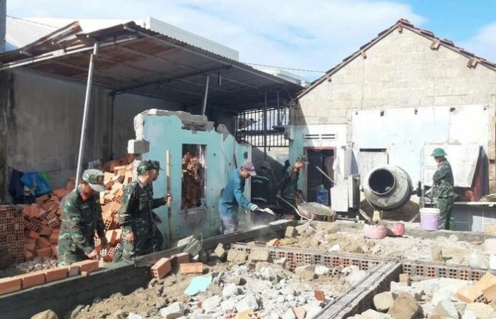 Xây dựng lại mái ấm cho bà con Gia Lai sau bão lũ