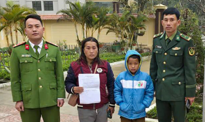 Hành trình lạc đường và cuộc hội ngộ ấm áp của hai em nhỏ ở Nghệ An