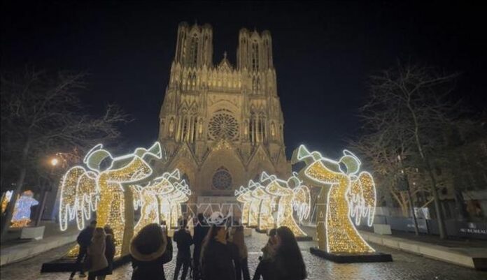 Lễ Hội Ánh Sáng Reims: Khiến Bạn Say Đắm Mùa Giáng Sinh