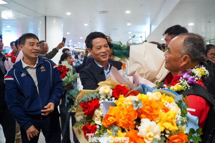 Liên đoàn Điền kinh Việt Nam thưởng cho đội tuyển