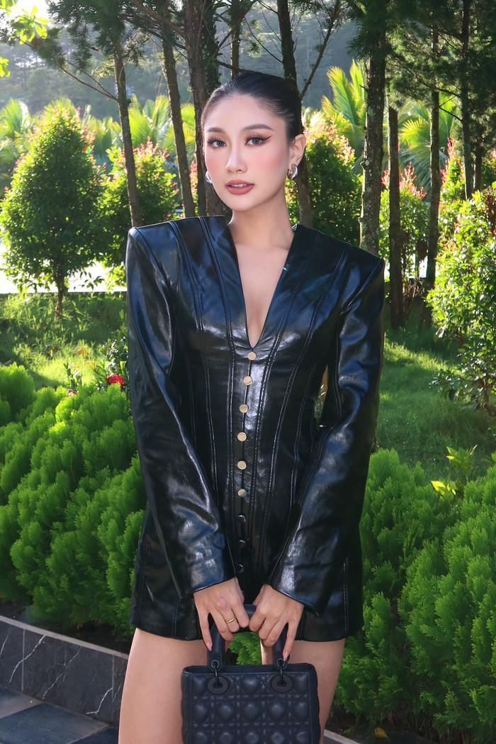 Hình ảnh đời thường của Hoa hậu Phương Linh.