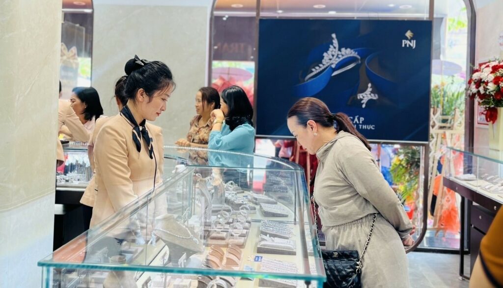 Giá Vàng Hôm Nay 10/12/2025: Giá Vàng SJC Giảm Sốc