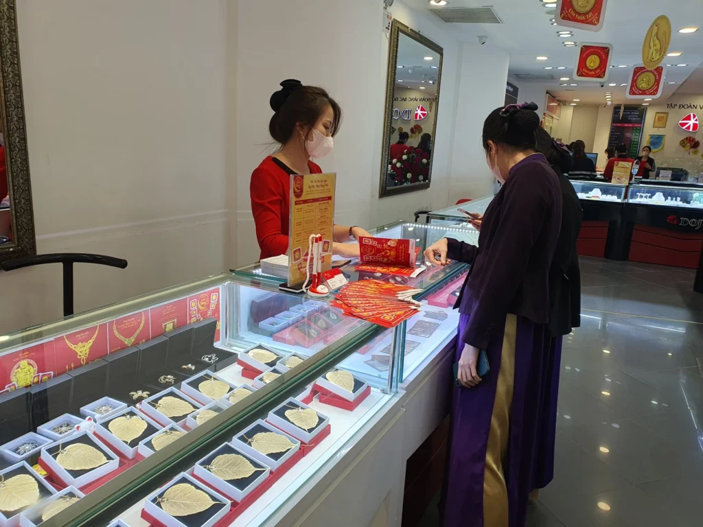 Giá Vàng Hôm Nay 15/12/2025: Cập Nhật Mới nhất