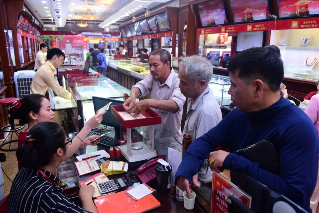 Giá Vàng Hôm Nay 31/12/2025: Phân Tích & Dự Báo Chi Tiết