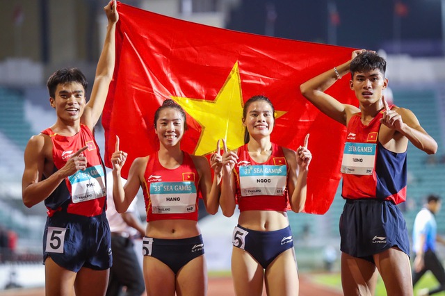 Nguyễn Thị Ngọc, Nguyễn Thị Hằng, Tạ Ngọc Tưởng và Lê Ngọc Phúc (điền kinh, 4x400 m tiếp sức)