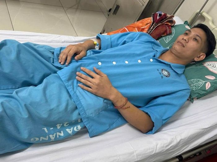 Anh Phan Anh Văn được cô em gái hiến tạng. Ảnh: Bệnh viện Đà Nẵng cung cấp