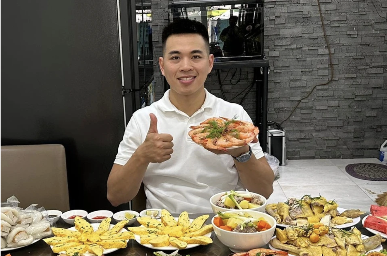 Võ Hà Linh review đồ ăn