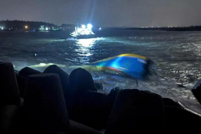 Tin Buồn: Ghe Câu Mực Chìm ở La Gi, Thuyền Viên Mất Tích