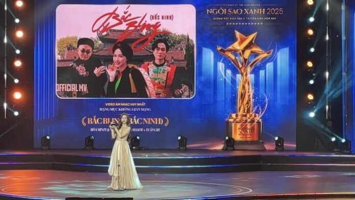 Hòa Minzy Úp Mở Về 