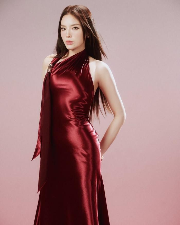 Mỗi lần xuất hiện, Kỳ Duyên lại trở thành tâm điểm chú ý từ công chúng (Ảnh: ISNV).