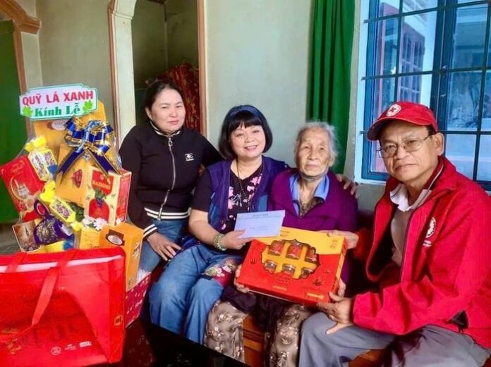 Ấm áp nghĩa tình: Trao quà Tết cho Mẹ Việt Nam Anh hùng tại Gia Lai