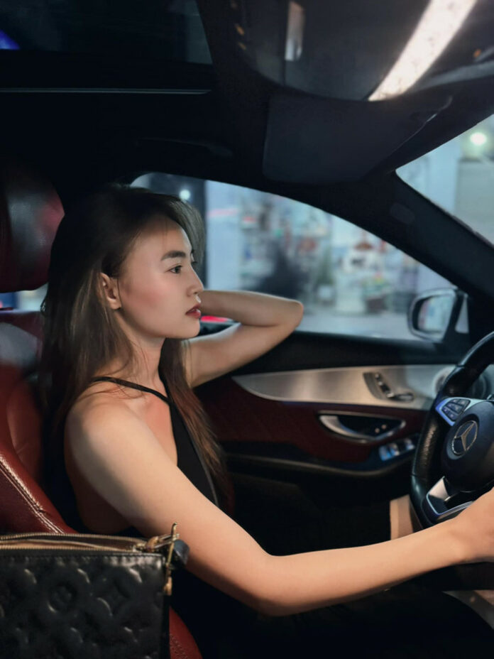 Mercedes S500: Xế hộp lý tưởng của Ninh Dương Lan Ngọc