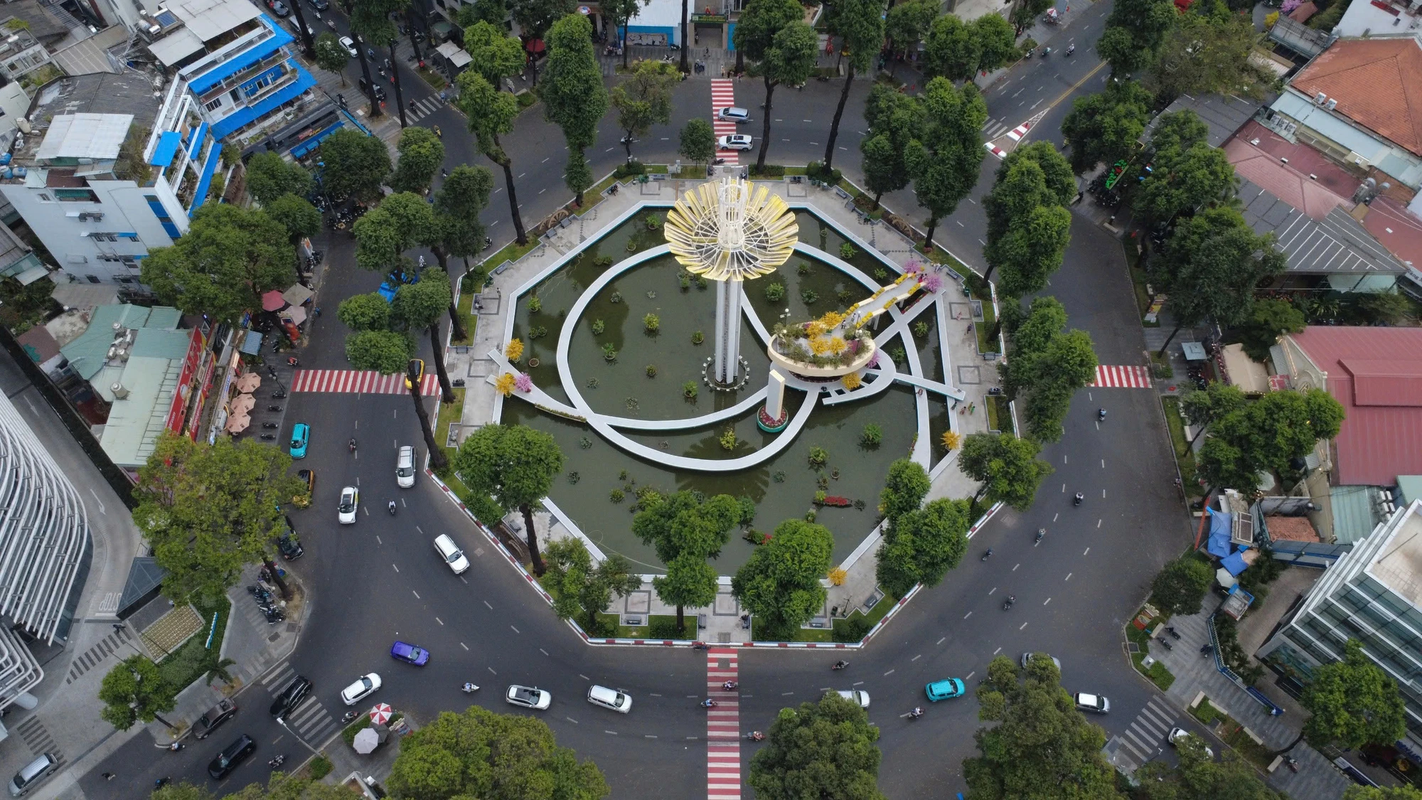 Hồ Con Rùa sau chỉnh trang