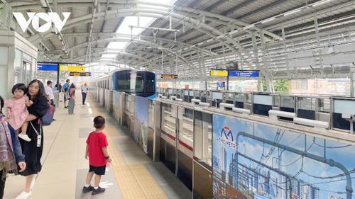 Tin Hot: Metro Số 1 "Chạy Hết Ga" Đêm Giao Thừa Phục Vụ Dân Quẩy Tết!