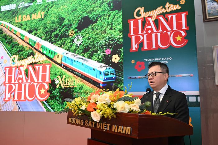 Tổng Biên tập Báo Nhân Dân Lê Quốc Minh phát biểu tại lễ ra mắt "Chuyến tàu hạnh phúc"