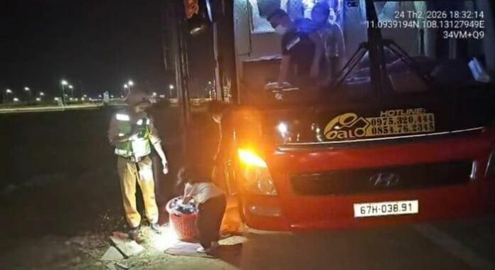 Vạch Trần Xe Khách 