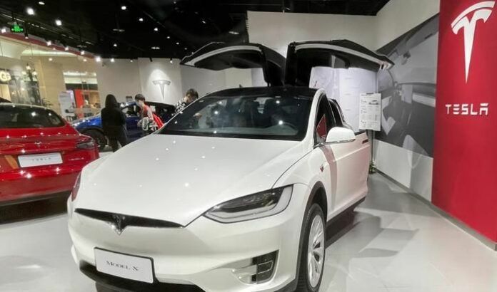 Tesla Ngừng Sản Xuất Model S/X: Bước Lùi Hay Bước Tiến Lớn?