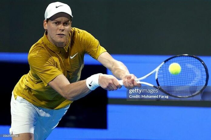 Cú sốc tại Doha: Mensik hạ gục Sinner, chấm dứt mạch bất bại sân cứng