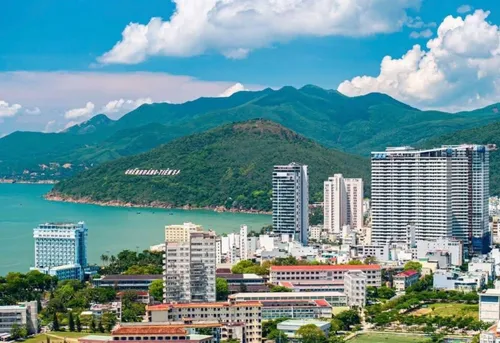 Khám Phá Quy Nhơn: Viên Ngọc Biển Được Tripadvisor Vinh Danh