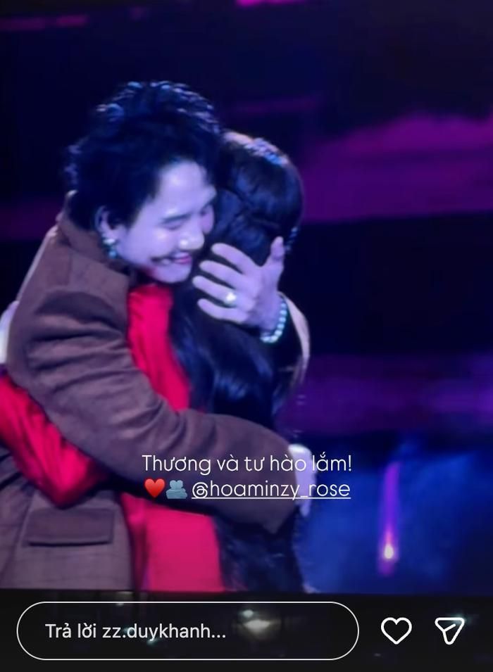Duy Khánh thể hiện tình cảm đong đầy dành cho Hòa Minzy. Ảnh: IGNV