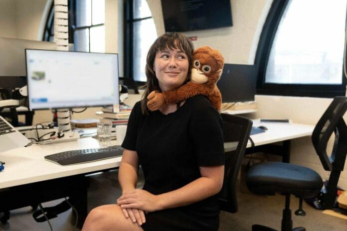 Cơn sốt đười ươi bông Djungelskog: Từ viral mạng xã hội đến hiện tượng săn lùng