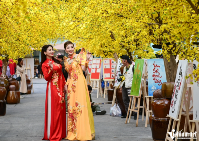 Giờ đẹp, hướng tốt xuất hành mùng 1 Tết Bính Ngọ 2026 đón tài lộc, bình an