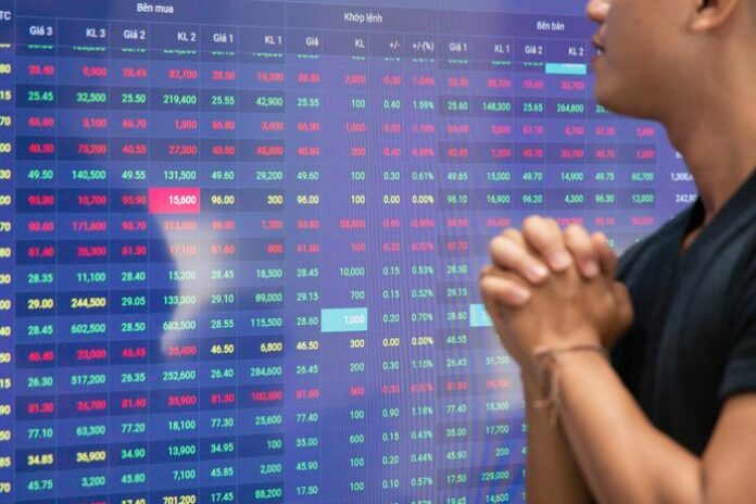 VN-Index Khép Lại Năm Ất Tỵ Với Sắc Xanh, Giữ Vững Mốc 1.800