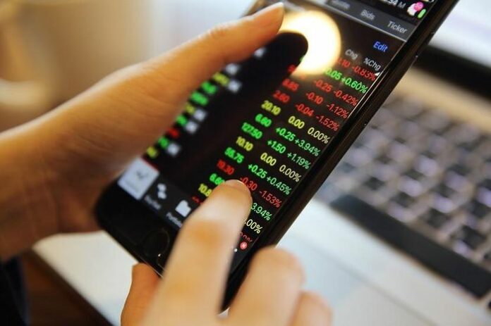 Khai Xuân Bùng Nổ: Cổ Phiếu Dầu Khí Dẫn Dắt Thị Trường, VN-Index Vọt Lên Đỉnh Mới