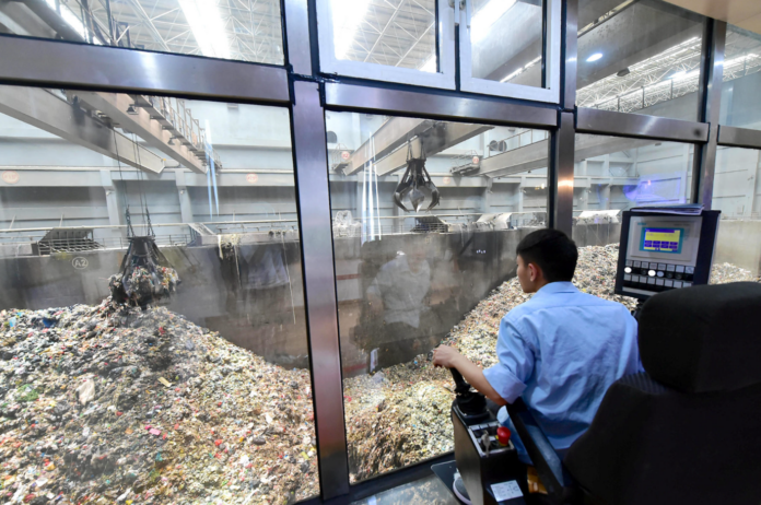 Trung Quốc Biến Rác Thành Điện: Bước Đột Phá Năng Lượng Tái Tạo
