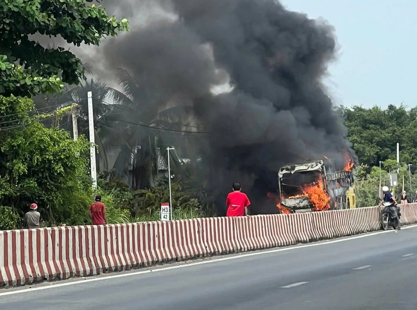 xe khách giường nằm.jpg