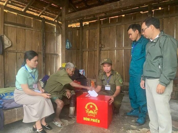 Quảng Ngãi: Ngày Hội Bầu Cử Rực Rỡ, Cử Tri Hăng Say Thực Hiện Quyền Công Dân