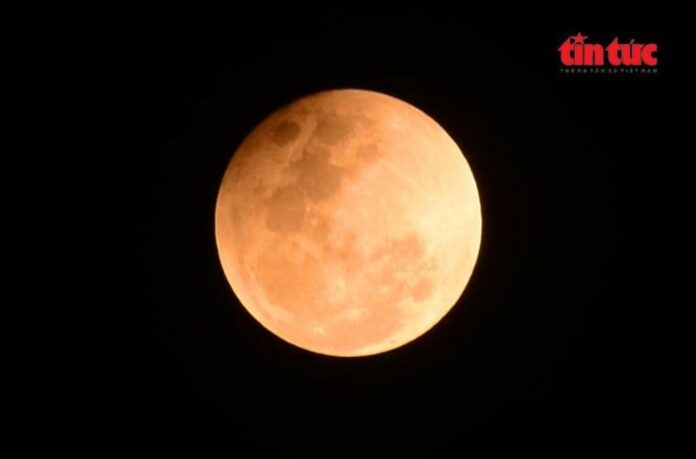 Nguyệt Thực Toàn Phần: 