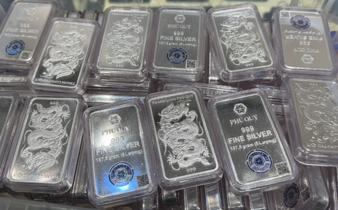 Giá Bạc Hôm Nay9/3/2026: Biến Động Bất Ngờ và Dự Báo Xu Hướng