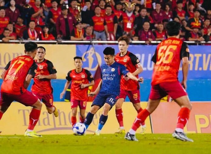 Công an Hà Nội Thắng Kiện Ninh Bình, Củng Cố Ngôi Đầu V-League