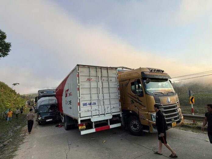 Tai nạn liên hoàn: Khiến Hồ Chí Minh ách tắc hàng chục kilomet