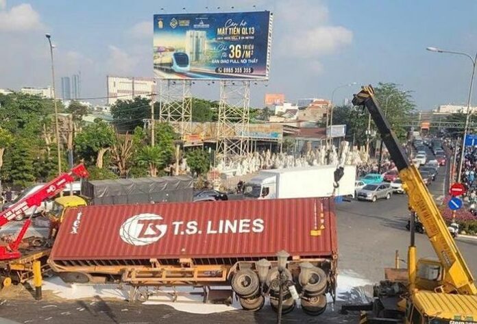 Tai nạn container lật tại Ngã tư Bình Phước: Góc nhìn chuyên sâu