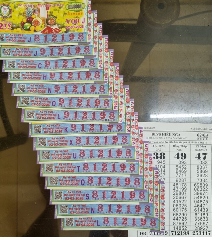 Bất ngờ từ giải độc đắc và kỳ quay xuân cuối cùng gay 3/3