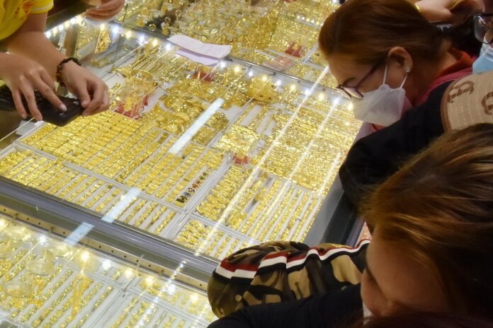 Giá vàng hôm nay 14/3/2026: Biến động mạnh, nhà đầu tư thận trọng