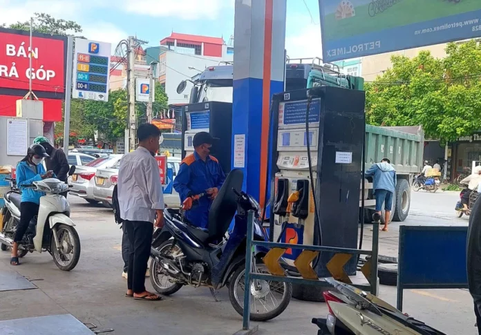 Giảm thuế nhập khẩu xăng dầu: Cấp thiết hay chỉ là giải pháp tạm thời?