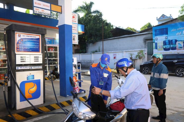 Giá Xăng Dầu Hôm Nay 17/3/2026: Thị Trường Biến Động, Bạn Cần Biết Gì?