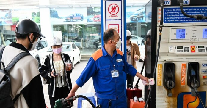 Giá dầu thế giới biến động, xăng dầu trong nước điều chỉnh (26/3/2026)