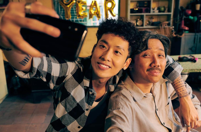 Trấn Thành và Tuấn Trần trong phim Bố già