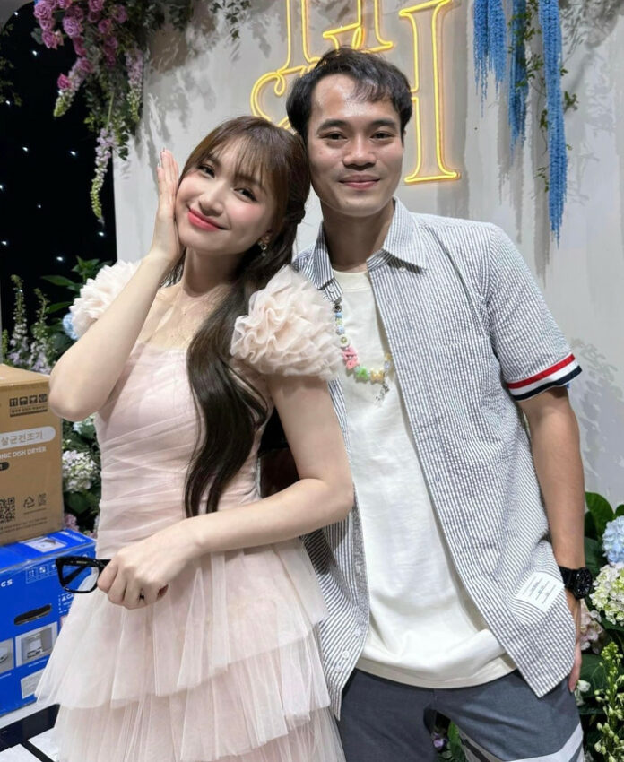 Văn Toàn Bất Ngờ Bị 