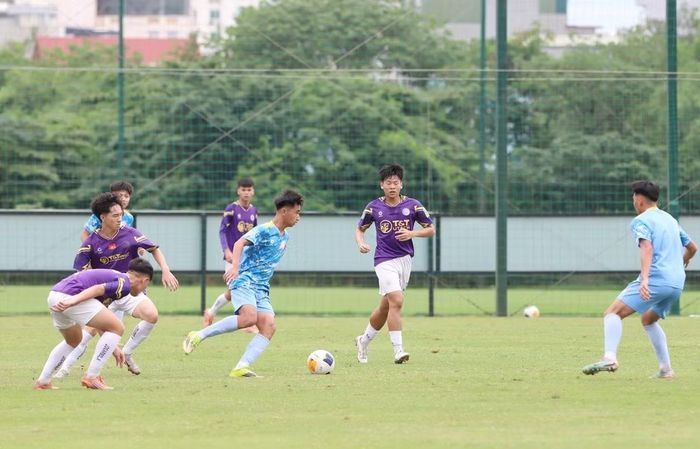 Đội tuyển U17 Việt Nam tập luyện