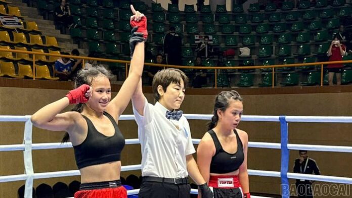 Phàn Ngọc Hoa: Ngôi Sao Vàng Kickboxing Trên Đỉnh Thế Giới