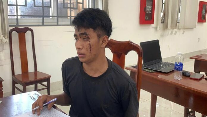 Chuyện lạ Đắk Lắk: Thanh niên 19 tuổi 'lái' ô tô trộm cắp, gây tai nạn rồi tẩu thoát