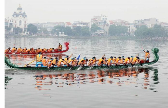 Hội thi bơi chải Đất Tổ: Rực lửa tranh tài, vang vọng hồn thiêng sông núi