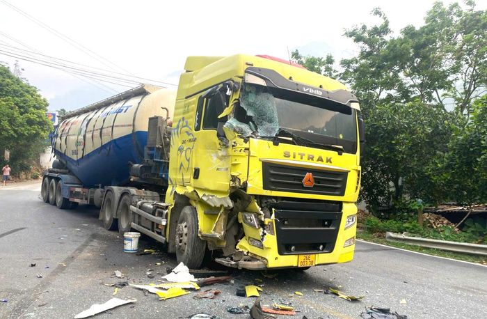 Vụ tai nạn khiến 2 người bị thương.